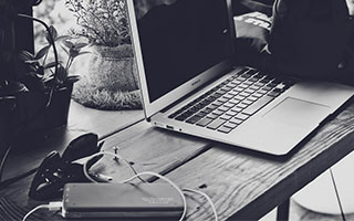 注册平台-新秀列传：丑小鸭逆袭高飞 公牛4号秀模板是小卡